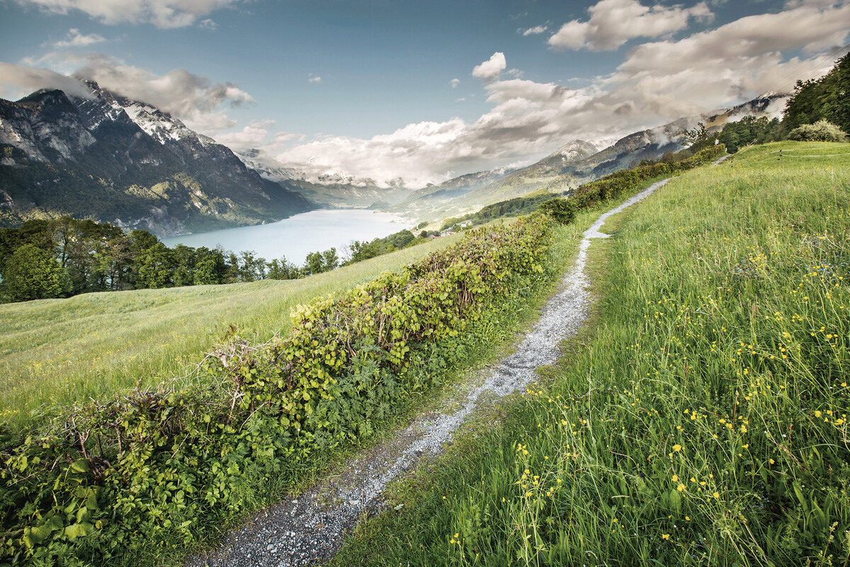 Wanderweg über dem Walensee.