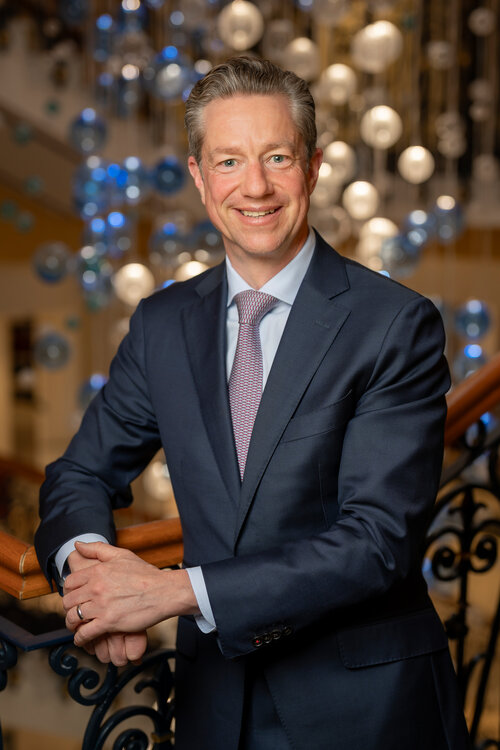 Ein Portrait von Simon Spiller, dem General Manager des Grand Resort Bad Ragaz ab dem März 2025.
