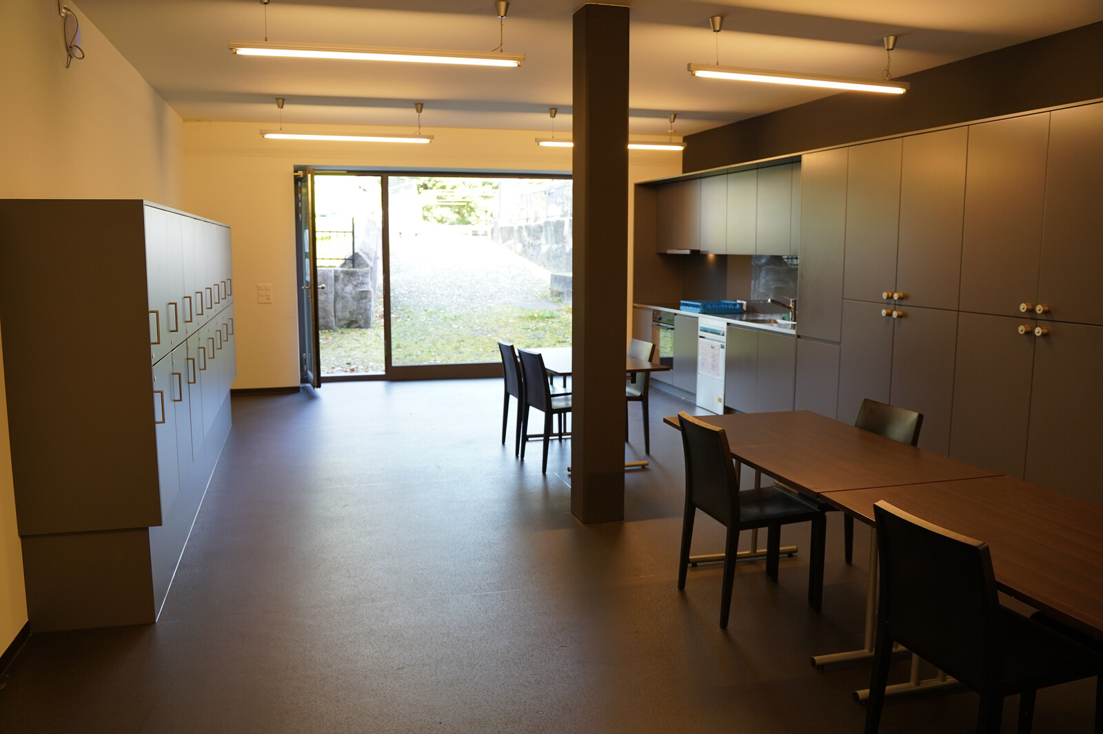 Here you can see the kitchen of the Sarona staff house in Bad Ragaz. The staff house is part of the Hotel Grand Resort Bad Ragaz.