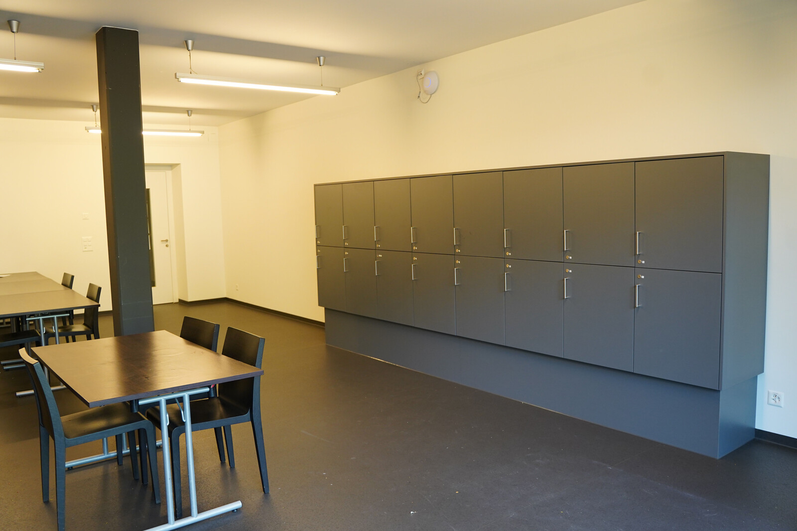 The kitchen of the Sarona staff house in Bad Ragaz, part of the Grand Resort Bad Ragaz, is large. The closet of the rooms and studios can be seen.